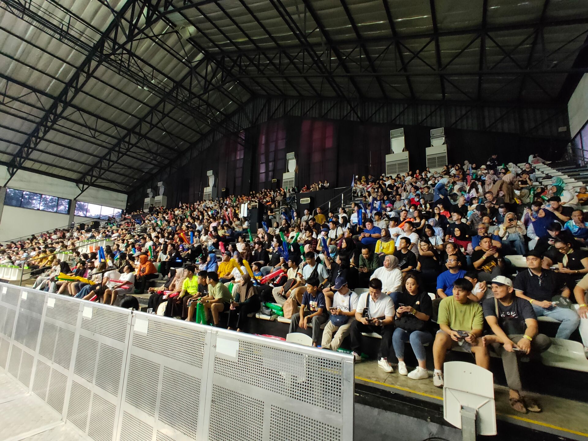 MCI Indonesia Shuttle Open crowd