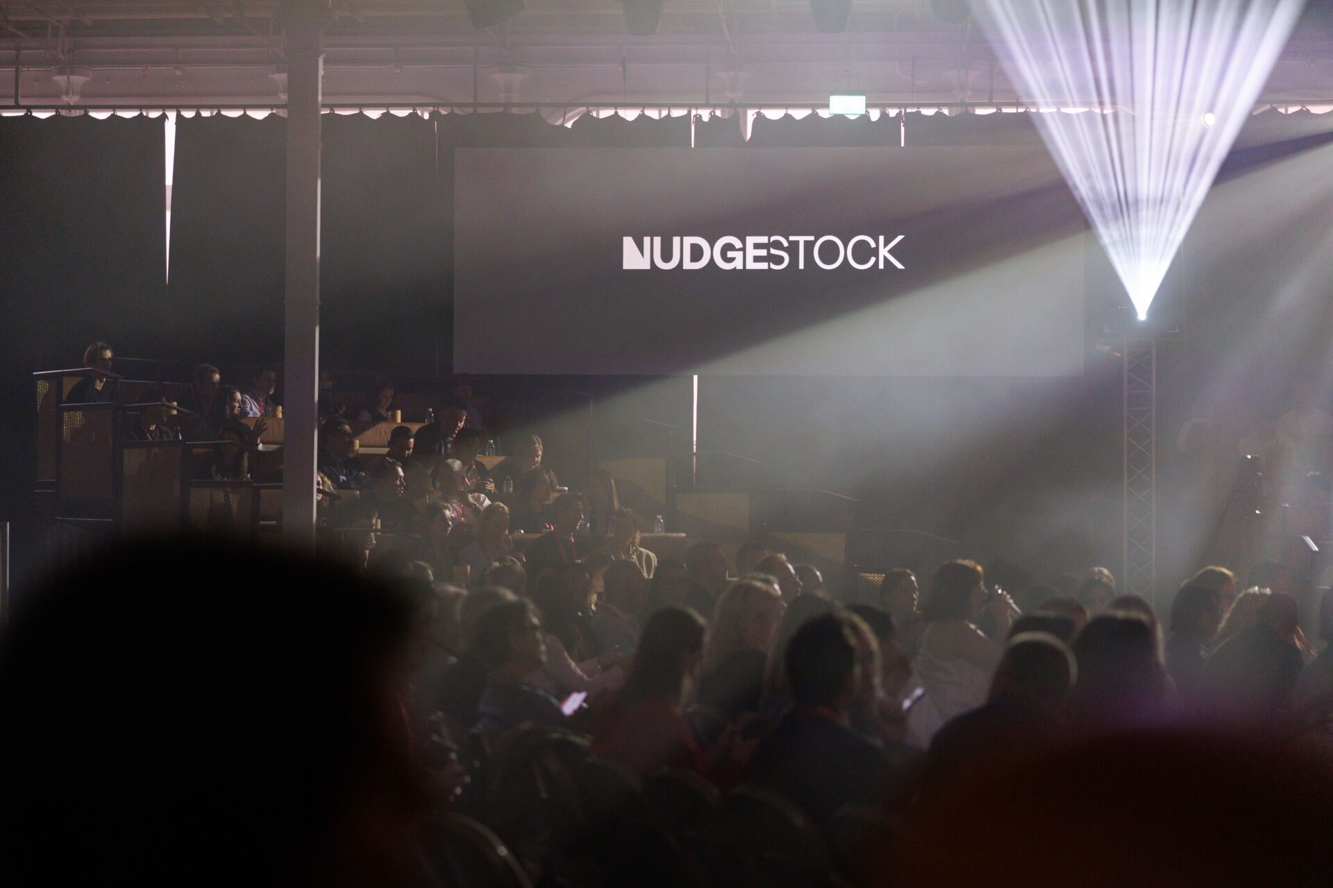 NUDGESTOCK_MCI 1059