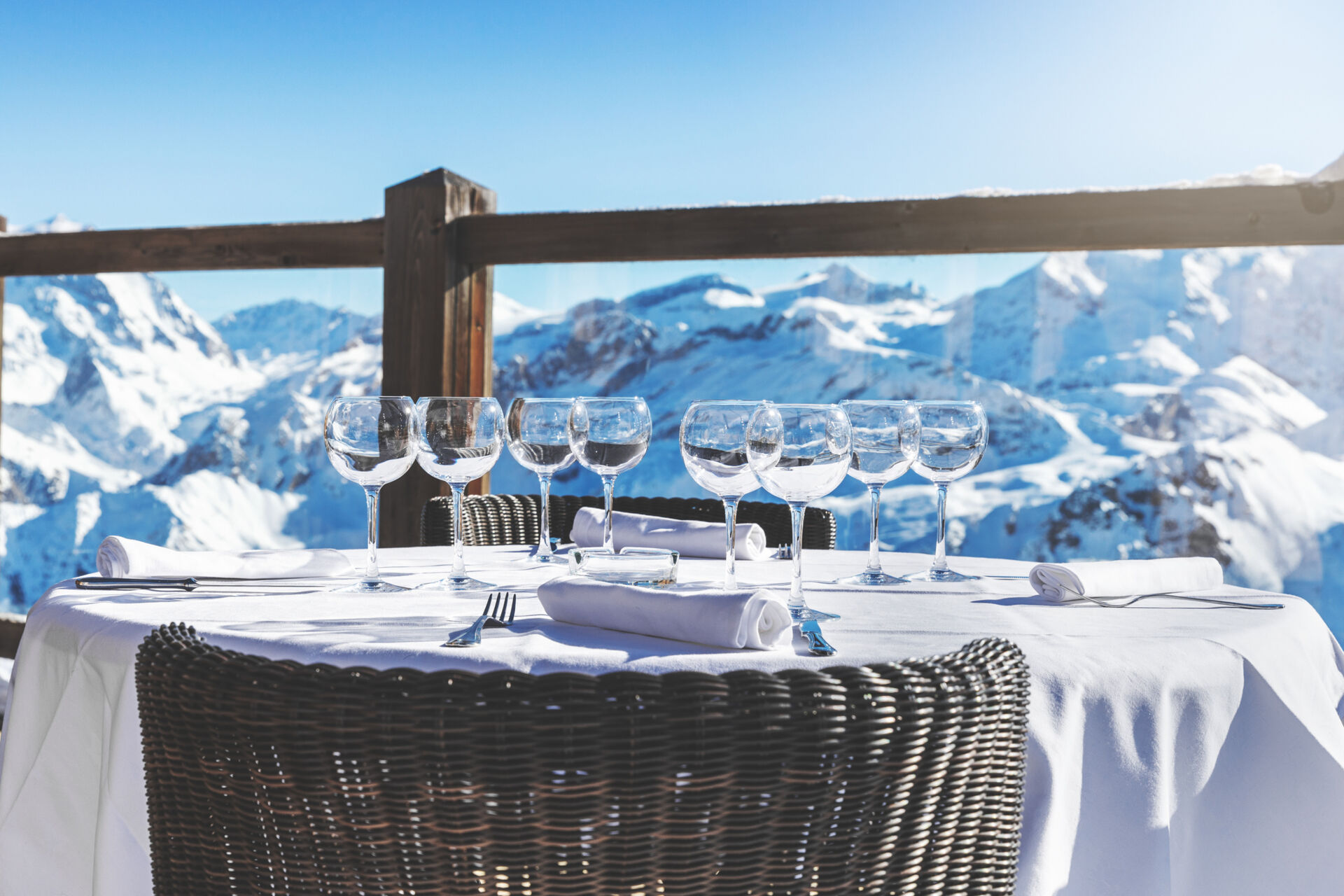 Ski incentives - outdoor dining experience
