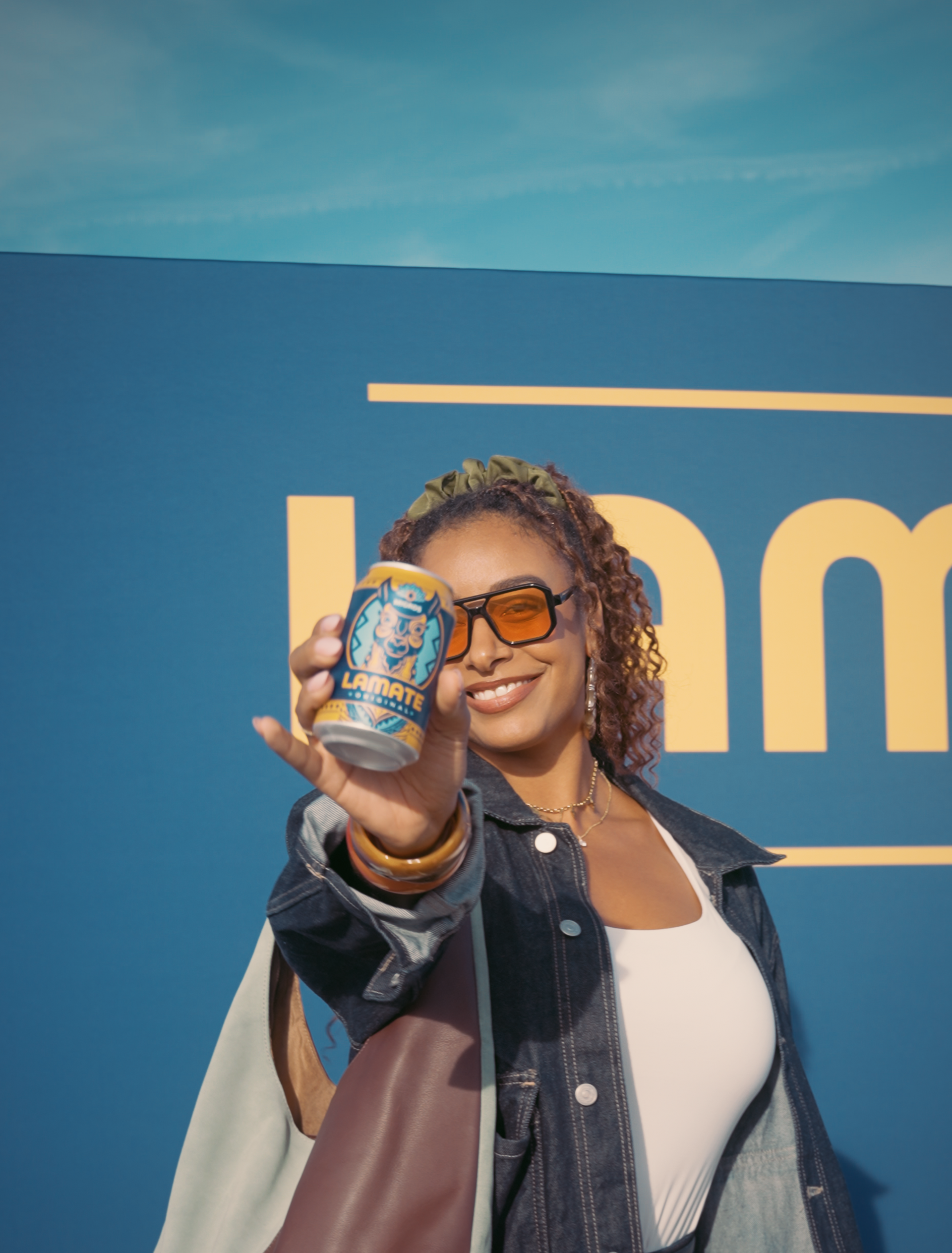 Woman_Holding_Can_2.2.2 Woman_Holding_Can_2.2.2