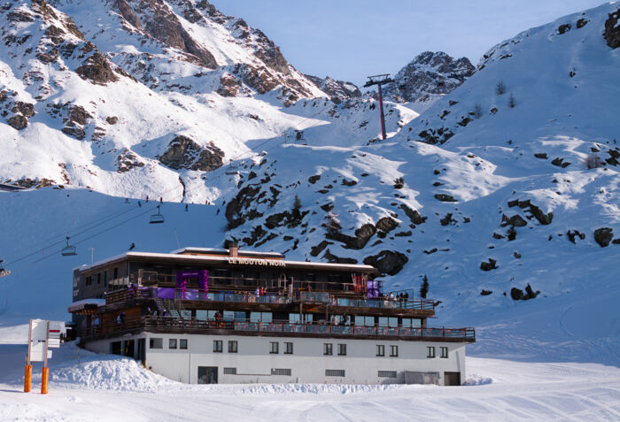Nespresso_FactionSkis_Verbier_LucasLeufenMedia_3000px_1